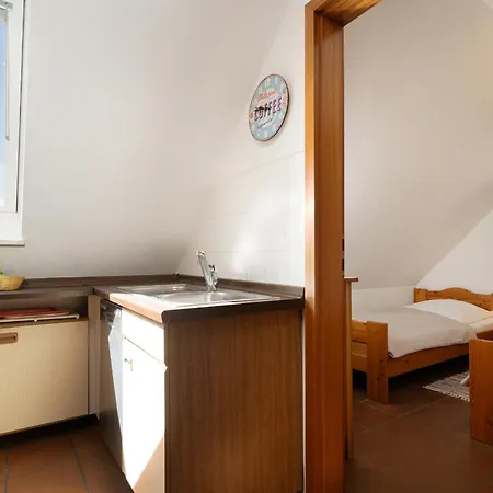 App 2 Apartment *