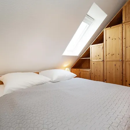App 2 Apartment *
